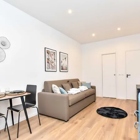 Charming - 2p- Center Of Musee Grevin Parijs